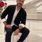 Ali Jassim Instagram - الحلقة الثانية من مسلسل #مجنون_سارة غداً الساعة الثامنة على منصة 1001 @1001.stream وتعرض الجمعة الساعة الثامنة على قناة الشرقية @sharqiyatv