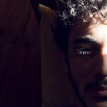 Ali Shadman Instagram - دَر سَرم آشیانه‌ی هُدهُدی ساختم آمدی و بال کَلاغی از چِشمم بیرون پَرید