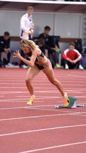Alica Schmidt Instagram - Took the win with a new personal best over 400m ✨ 
That meant a lot ❤️🥺 Season is far from over so let‘s get back to work ⚒️
📸 @fredirichter 
#trackandfield #roadtobuildabeast