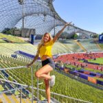 Alica Schmidt Instagram - Tomorrow it’s finally go time 😍 I can‘t wait to run in this beautiful stadium in front of a home crowd ❤️ keep your fingers crossed at 19.53 🫶🏼 #trackandfield #munich #munich2022 #400m #europeanchampionship Münchner Olympiastadion