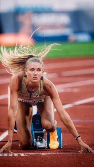 Alica Schmidt Instagram - 🤍
#dreambig #trackandfield #childhooddreams