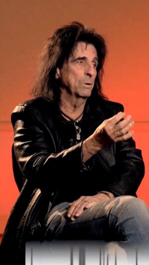 Alice Cooper Instagram - Off with your head!