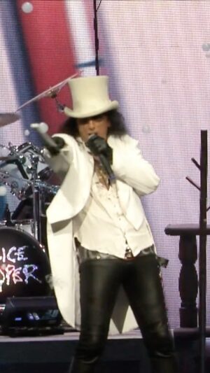 Alice Cooper Instagram - Making all that noise tonight in Colorado Springs