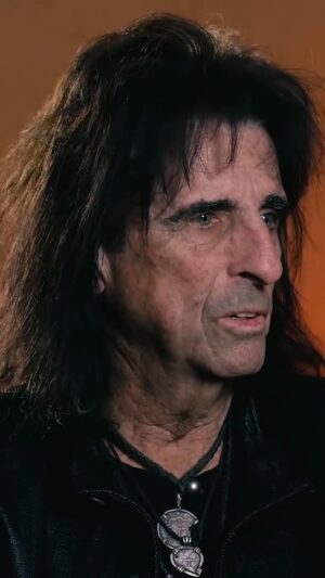 Alice Cooper Instagram - "Everybody is just best friends"