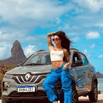 Aline Campos Instagram - Noronha e carro 100% elétrico tem tudo a ver✨ Meus dias pela ilha foram de energia limpa, graças a @renaultbrasil 👏🏾 Com robustez de SUV e altura do solo de 16,6cm, o Kwid E-tech 100% me proporcionou uma experiência única!! 🚙 Fora que em vários pontos da Ilha tinham ecopostos pra carregar quando quisesse, apesar de que só foi necessário uma carga pra eu ficar todos os dias da minha viagem!!🤩 #noronhacarbonozero Fernando de Noronha