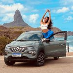 Aline Campos Instagram – Noronha e carro 100% elétrico tem tudo a ver✨ Meus dias pela ilha foram de energia limpa, graças a @renaultbrasil 👏🏾 Com robustez de SUV e altura do solo de 16,6cm, o Kwid E-tech 100% me proporcionou uma experiência única!! 🚙 
Fora que em vários pontos da Ilha tinham ecopostos pra carregar quando quisesse, apesar de que só foi necessário uma carga pra eu ficar todos os dias da minha viagem!!🤩
#noronhacarbonozero Fernando de Noronha