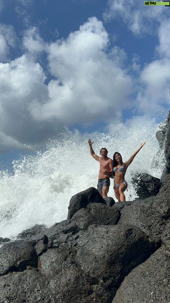 Aline Campos Instagram - Não posso dizer que é o ultimo registro de Noronha, pq seria mt egoísmo não compartilhar tudo o que ainda tenho aqui desses momentos inesquecíveis!! ✨💜🌻 Só quem viveu essa temporada sabe 🙏🏾 Sou mt grata por sentir o Planeta evoluindo através dos encontros cada vez mais profundos e alinhados!!🌎✨ Animada pra viver tudo o que esse novo ciclo e os próximos tem a me oferecer!🤩 #tbt Fernando de Noronha