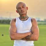 Alisher Morgenshtern Instagram - лысый мужик в поле для заставки на андроид скачать 3D фото обои