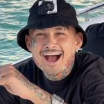 Alisher Morgenshtern Instagram - сегодня ровно 4 года с нашего первого концерта с пацанами, решили что теперь наша очередь заказать моргенштерна на корпорат. люблю, пацаны, путь от маленькой гримерки Краснодара до яхты был веселым, плывем дальше потом по привычке дали корпорат для музыкантов @artur_matur @abberian @pavelshkil @underoathov @aziz.aminovich Корпоратекс