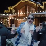 Alisher Morgenshtern Instagram - ДРУЗЬЯ! С Новым годом! Желаем, чтобы в новом году у вас все было хотя бы чуть-чуть так же классно, как у нас в прошлом 🥳 Голубой Огонек