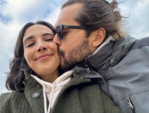 Alperen Duymaz Instagram - Duymazlar herkeslere iyi yıllar diler ❤️🎉
