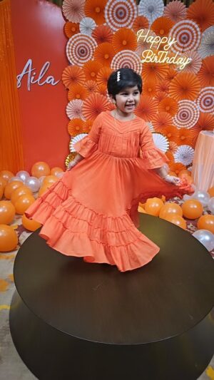 Alya Manasa Instagram - Another unforgettable birthday releasing only @cineulagamweb & cineulagam utube chnl

Beautiful 
Classy Outfit 
So soft,comfortable,feel like not to remove our birthday outfits Till next day 
Thnx @m_lady_couture for the best looking customized family Outfit for aila's birthday ..

Decor @mdeventhub did their work Amazingly 👏 
The decor they did is exactly what we asked 
Decor was also #topnotch