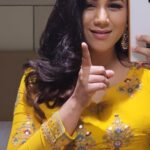 Alya Manasa Instagram - ❤️ happy mrng Start it with a bright yellow 💛 Outfit partner @shanus_boutique Earrings @shanus_boutique Grand event launch @lakshmikrishna_naturals #hosur