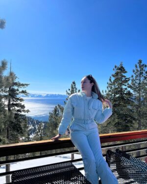 Alycia Debnam-Carey Instagram - Shoop shoop ⛷️