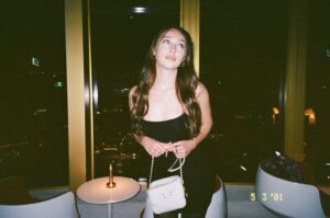 Alycia Debnam-Carey Instagram - Giving you Fran Drescher as The Nanny ❣️