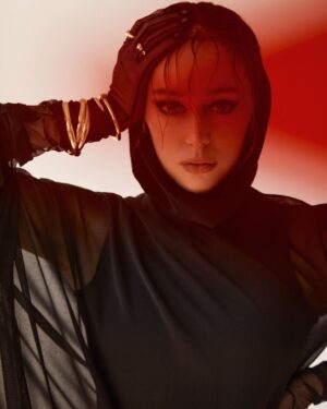 Alycia Debnam-Carey Instagram - @schonmagazine 🧨💋 

Photography + Direction. @benjoarwas 

Creative Direction + Fashion. @shalevlavan 

Hair. @dallin.james 

Make Up. @adambreuchaud 

Nails. @naokosaita 

Photography Assistants. @christianscutt + @tylergurdfilm 

Fashion Assistant. @brigitteshokouhi 

Special Thanks. @monicawangphoto + The Team @cartier 

Words. @raeganrubin