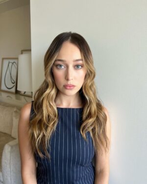 Alycia Debnam-Carey Instagram - @saintxonhulu press day! 💓🤗

@hulu