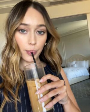 Alycia Debnam-Carey Instagram - @saintxonhulu press day! 💓🤗

@hulu