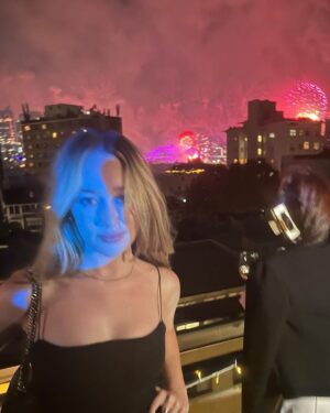 Alycia Debnam-Carey Instagram - happy new year ✨💫 sending love to you all.