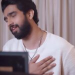 Amaal Mallik Instagram - Here’s a glimpse of a melody that is the closest to my heart….Batao ke is #Mohabbat ko aage badhaye ya nahi ? #HappyValentinesDay #valentines