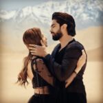 Amaal Mallik Instagram - It looks so romantic but the both of us were just waiting for @krishtrivedi7 to say cut and we break for lunch 😅 #Mohabbat on its way to half a million reels ♥️🎵 #TrendingNow #Reels