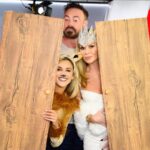 Amanda Holden Instagram - #worldbookday The lion The witch and The wardrobe 😂👆🏼