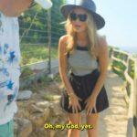 Amanda Holden Instagram - “I see dead people... in my knees” 💀 @noholdenback @chattyman #AmandaAndAlan #ItalianJob #iPlayer #AlanCarr #AmandaHolden