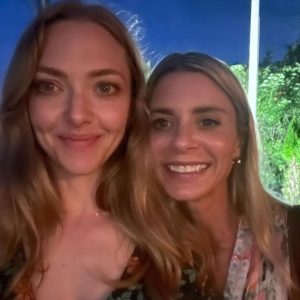 Amanda Seyfried Instagram - We brought @makeitcutekids to Nantucket’s @manymoons shop with @greenwich_play and it was wonderful.