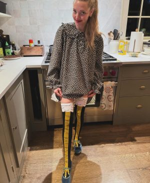 Amanda Seyfried Instagram - Chicken legs nsfw
