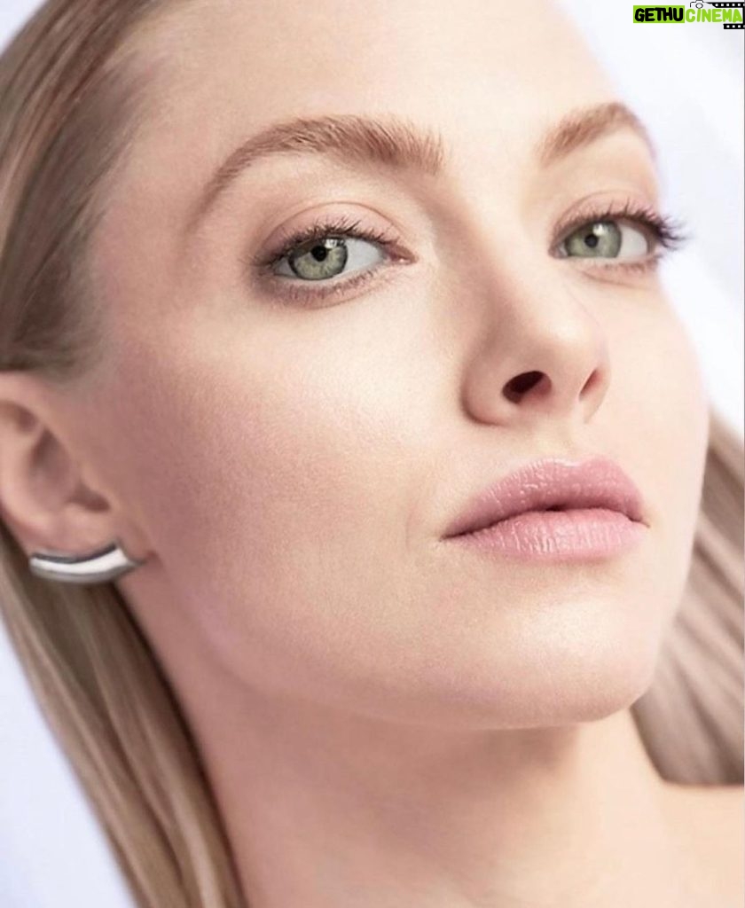 Amanda Seyfried Instagram - @lancomeofficial > What if we can regenerate skin faster than we age? Lancome makes the impossible, possible with the new Rénergie H.P.N. 300-Peptide Cream. Combining 3 potent ingredients for a high-performance formula. Now available in the US. #Lancome #Renergie #HPN300Peptide #Skincare