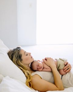 Amber Heard Instagram - I’m so excited to share this news with you. Four years ago, I decided I wanted to have a child. I wanted to do it on my own terms. I now appreciate how radical it is for us as women to think about one of the most fundamental parts of our destinies in this way. I hope we arrive at a point in which it’s normalized to not want a ring in order to have a crib. A part of me wants to uphold that my private life is none of anyone’s business. I also get that the nature of my job compels me to take control of this. My daughter was born on April 8, 2021. Her name is Oonagh Paige Heard. She’s the beginning of the rest of my life.