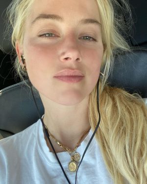 Amber Heard Instagram - Back to work face