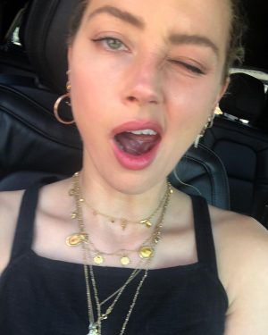 Amber Heard Instagram - Finally back home.. already feelin’ like summer.. bring on that sunshineee