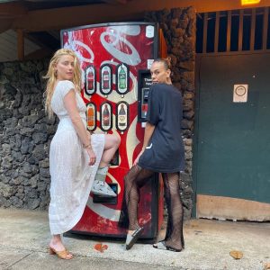 Amber Heard Instagram - Anyone thirsty?