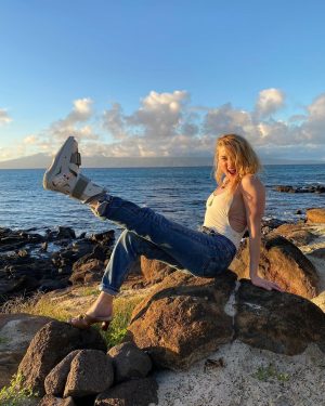 Amber Heard Instagram - Kicking this year off feeling booty-licious