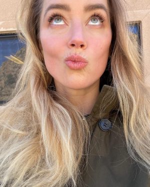 Amber Heard Instagram - You won’t see another selfie from me for at least a week