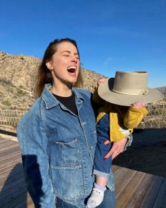 Amber Heard Instagram - Hat’s my girl!