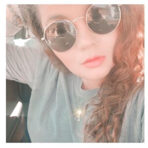 Amber Portwood Instagram - Blocking the sun ☀️ but loving the warmth.

#didspringsprung