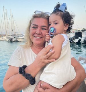 Amine Gülşe Instagram - İyi ki doğdun kraliçem, iyi ki varsın Allah seni başımızdan eksik etmesin 🤲🏼seni çok seviyorum dünyam nice mutlu, sağlıklı & huzurlu yaşlara 🥰❤️