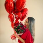 Amine Gülşe Instagram – İyi ki varsın aşkım @m10_official ❤️🙏🏼 Tüm sevenlerin sevgililer gününü kutluyorum hep mutlu olun 😍🤗