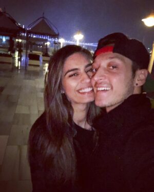 Amine Gülşe Instagram - Mutluluk sebebim ❤️🙏🏼🇹🇷