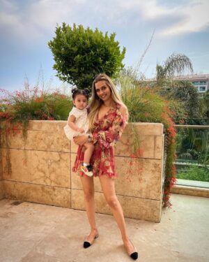Amine Gülşe Instagram - Annesinin kuzusu 🤍😍