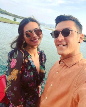 Amine Gülşe Instagram - Hep el ele nice mutlu yaşlara kocacım ❤️🥰 Doğum günün kutlu olsun, iyi ki varsın seni çok seviyorum 👨‍👩‍👧🤲🏼🧿