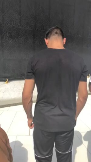 Amir Khan Instagram - Jummah Mubarak everyone 🕋