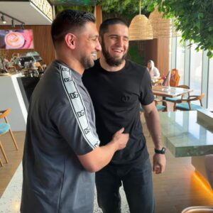 Amir Khan Instagram - Nice meeting the champ @islam_makhachev in Dubai #ufc