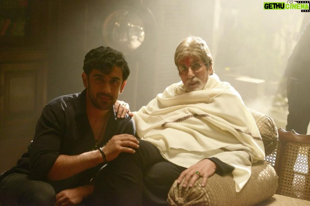 Amit Sadh Instagram - Happy birthday , Sarkar !!! And Thankyou fr being - AMITABH BACHCHAN … @amitabhbachchan Lots of love !!!