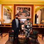 Amit Sadh Instagram - ‪Good Evening Everyone!‬ ‪Yesterday had the Privilege & Singular Honour to meet Our COAS (Chief of Army Staff) Gen MM Naravane. It was a Life Changing Moment. Words of Encouragement coming from him is a Great Blessing one can only dream of. Thank You So Much Sir. Jai Hind!! 🙏‬