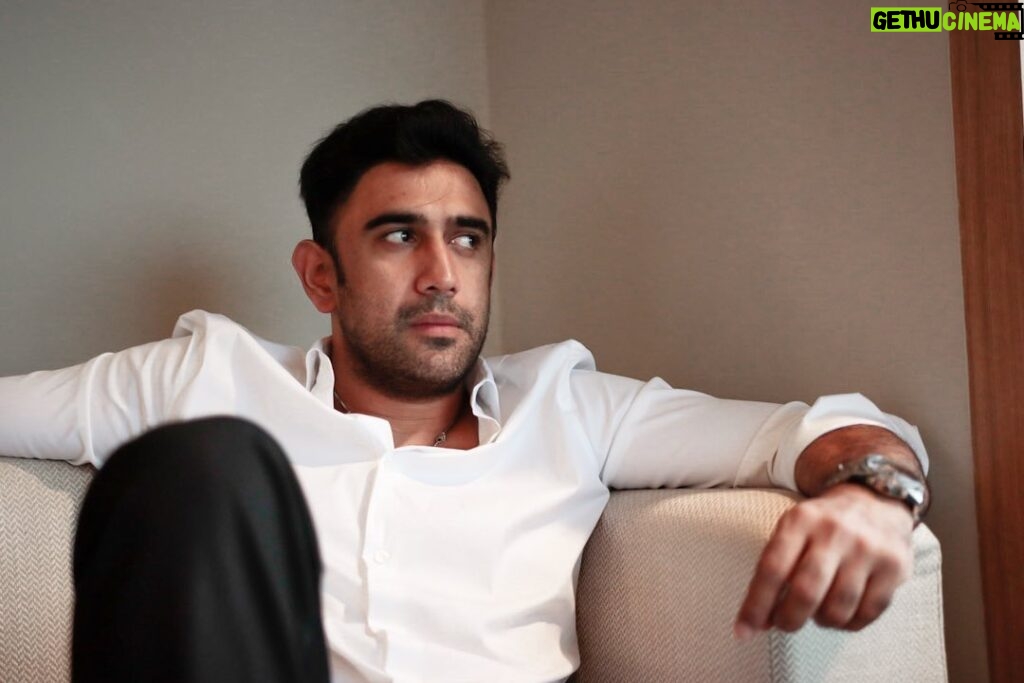 Amit Sadh Instagram - You gotta live.....with your chin up.