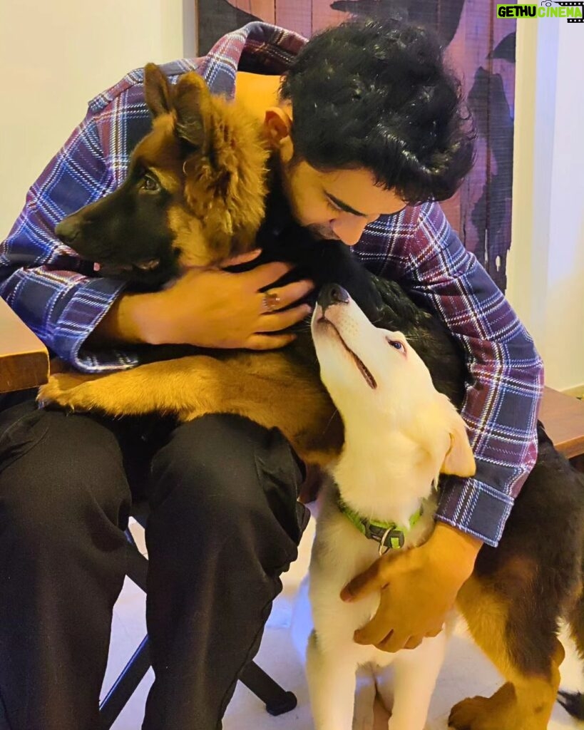Amit Sadh Instagram - Me, Mike & Tango!! ❤ Does anyone want to join us?😋🤗