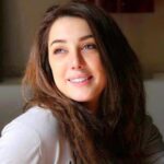 Amr Youssef Instagram - هي اللي الشمس مبتطلعش.. غير لما تفتح شباكها